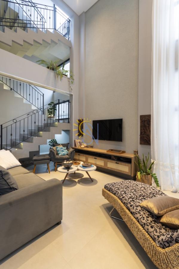 Sobrado, 3 quartos, 296 m² - Foto 1